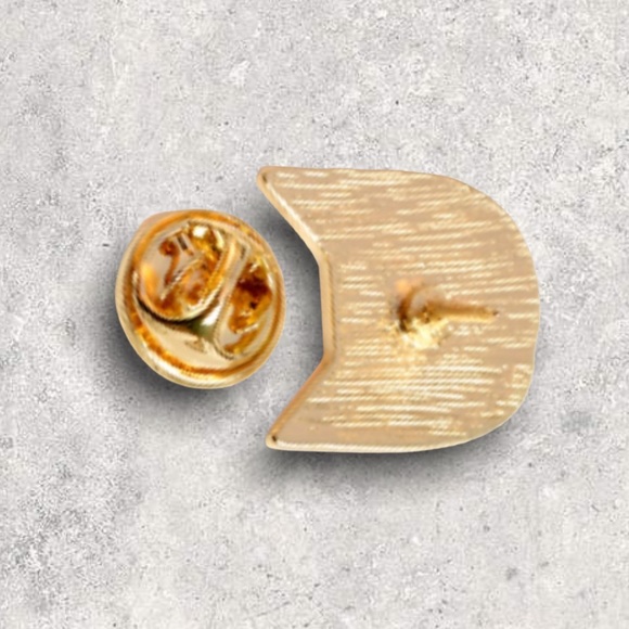 NEW I Love Heart Cats Black Gold Enamel Pin Brooch - Picture 2 of 2